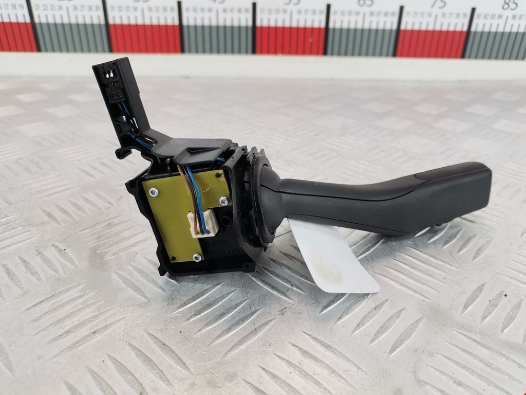 Переключатель стеклоочистителя VOLKSWAGEN Golf V 2003-2009