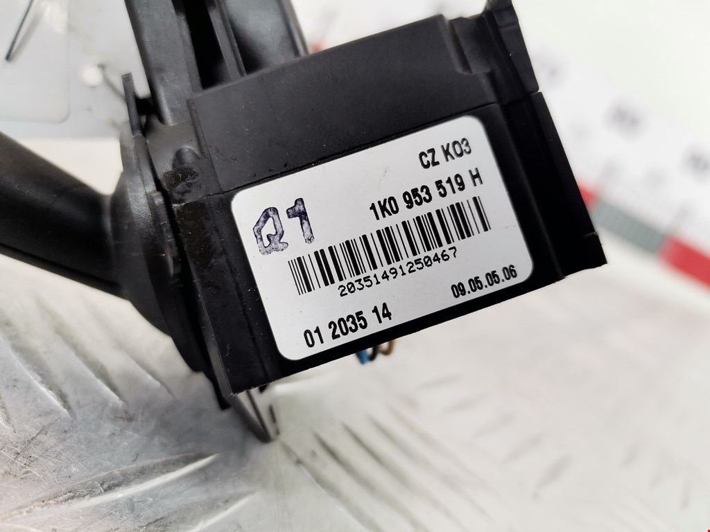 Переключатель стеклоочистителя VOLKSWAGEN Golf V 2003-2009