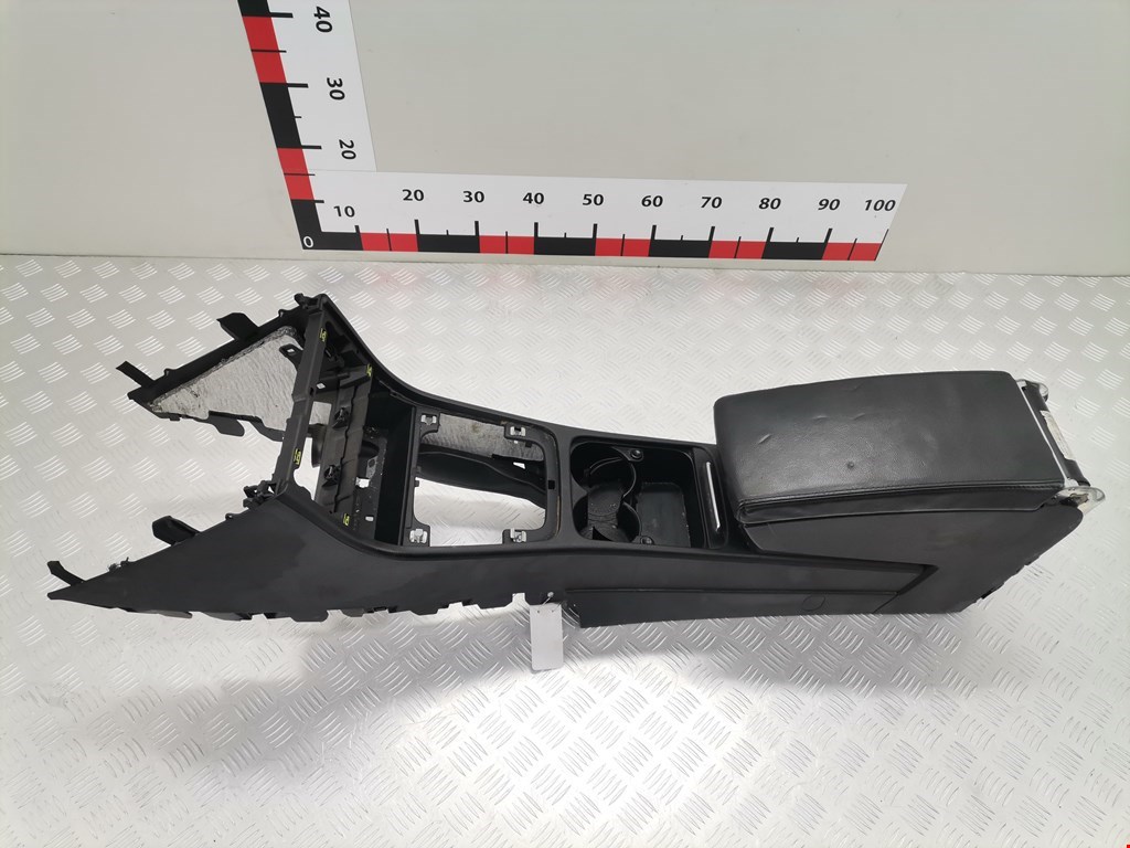 Подлокотник в салон VOLKSWAGEN Passat B6 2005-2011