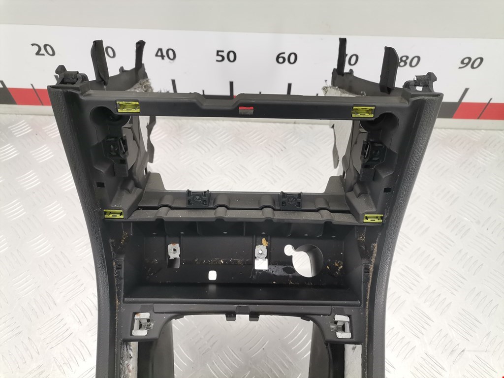Подлокотник в салон VOLKSWAGEN Passat B6 2005-2011