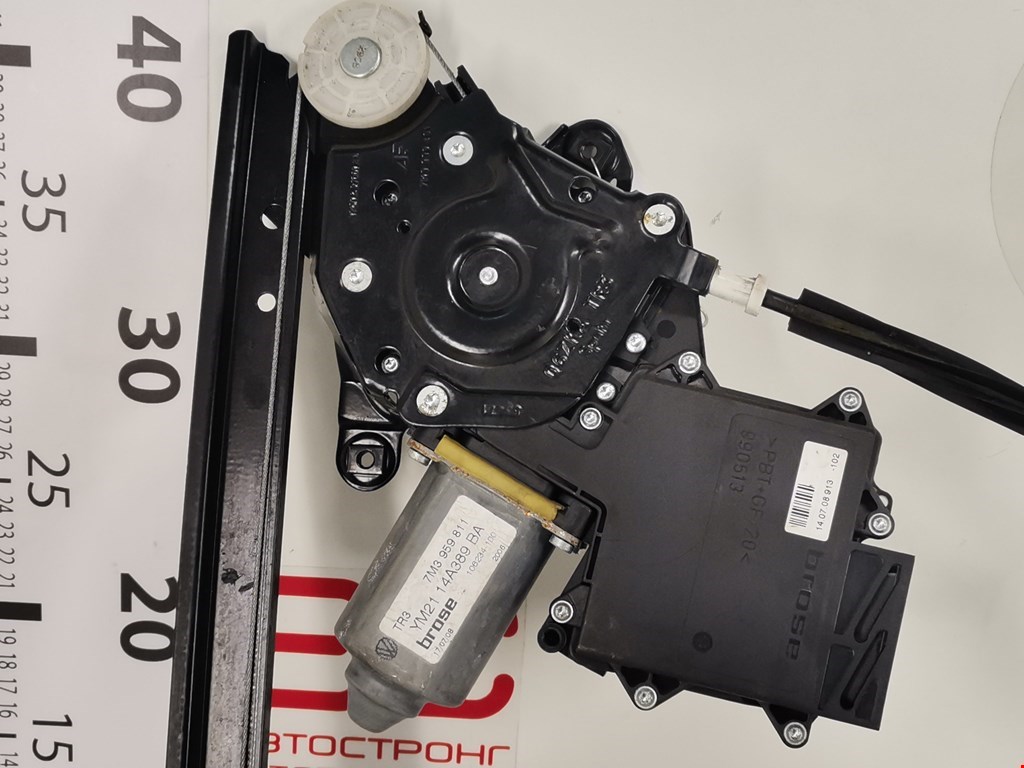 Стеклоподъемник задний левый SEAT Alhambra 1996-2010