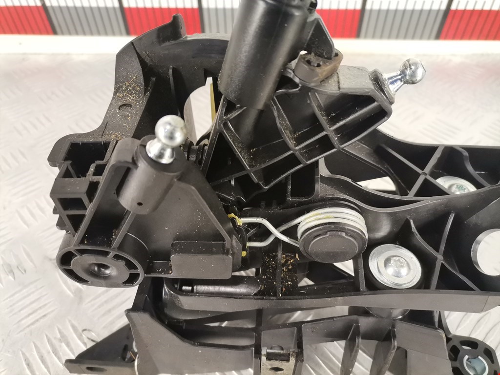 Кулиса (селектор) АКПП/МКПП в салоне FORD Mondeo V 2015-н.в.