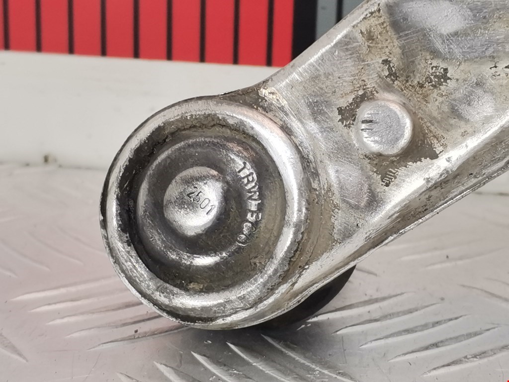 Рычаг передний правый AUDI A4 B6 2001-2005