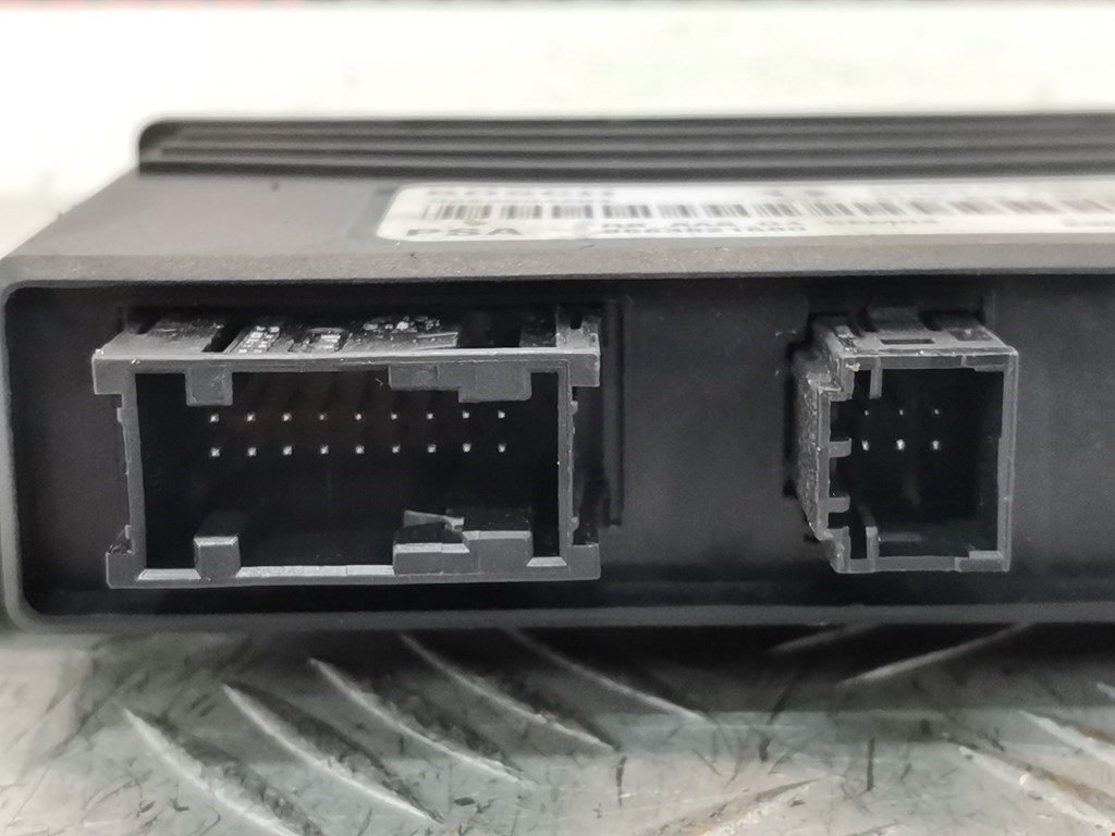 Блок управления парктрониками CITROEN Berlingo 2008-н.в.