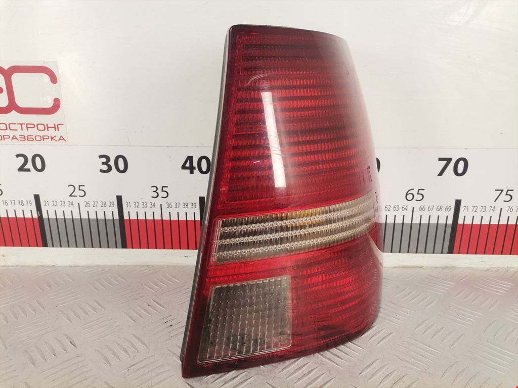 Фонарь задний правый VOLKSWAGEN Golf IV 1997-2003