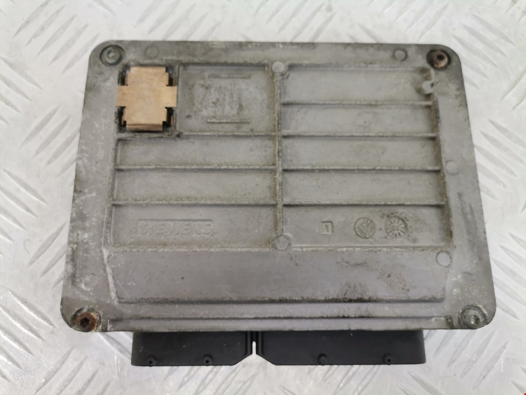 Блок управления двигателя (ЭБУ) SKODA Fabia MK1 1999-2006