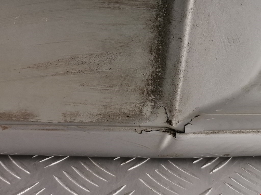 Бампер задний SUBARU Impreza 1992-2000