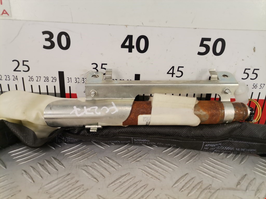 Подушка безопасности боковая (шторка) TOYOTA Yaris II XP50 2005-2011