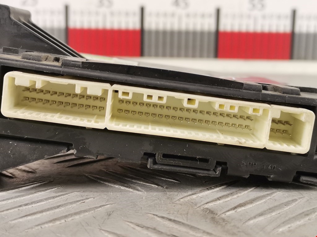 Блок комфорта TOYOTA Yaris II XP50 2005-2011