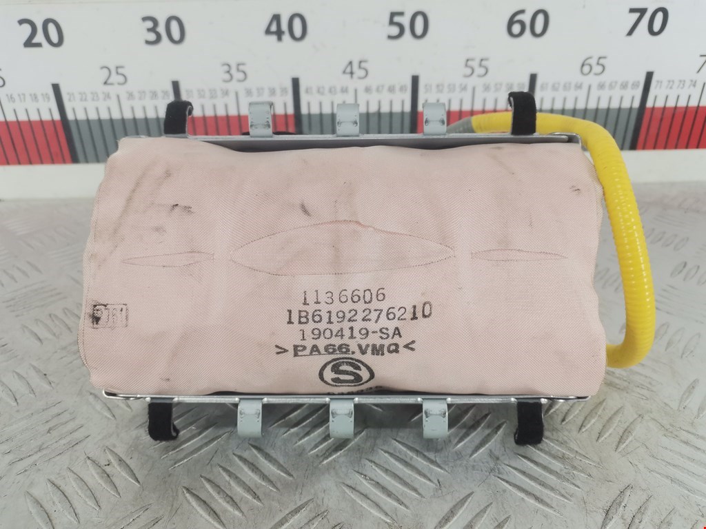 Подушка безопасности пассажирская (в торпедо) TOYOTA Yaris II XP50 2005-2011