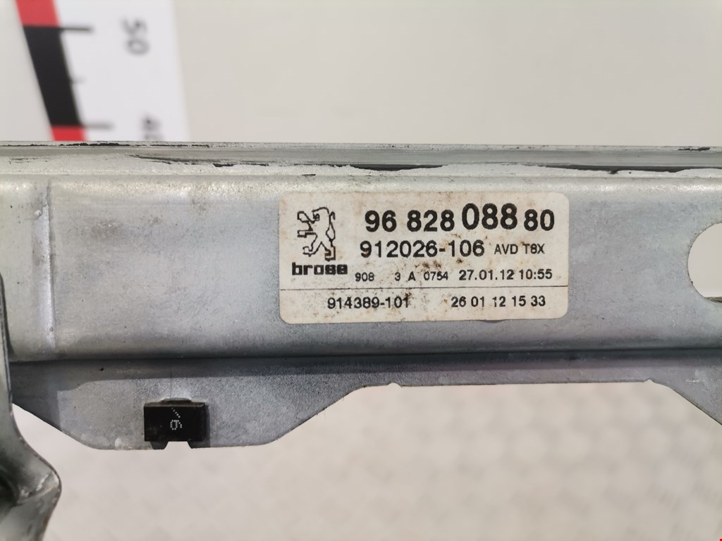 Стеклоподъемник передний правый PEUGEOT 5008 2009-2016