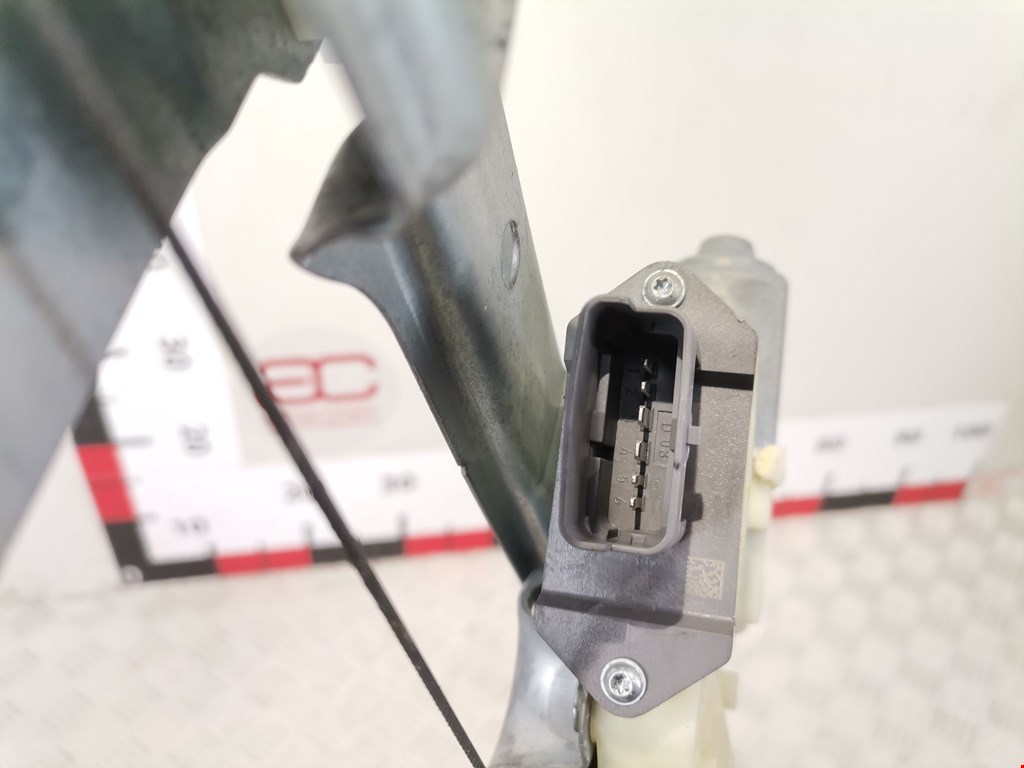 Стеклоподъемник передний правый PEUGEOT 5008 2009-2016