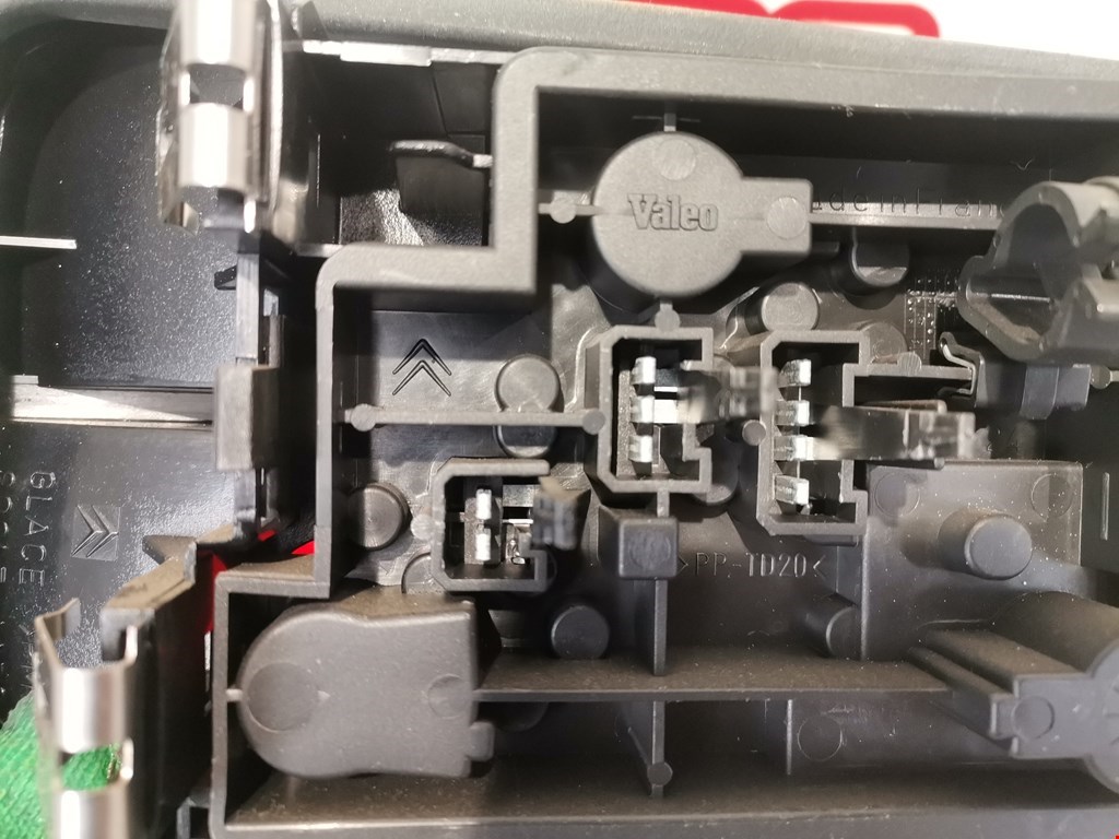 Фонарь задний внутренний правый CITROEN Xantia 1993-2002