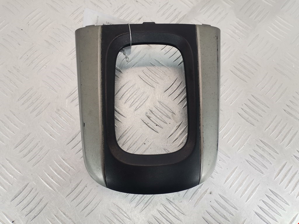 Накладка декоративная на кулису (рамка рычага КПП) Toyota Rav4 2 (2000-2005)