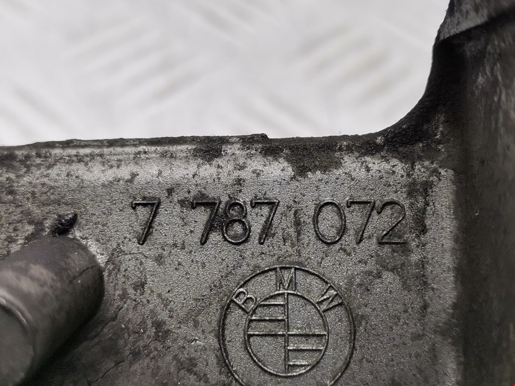 Корпус масляного фильтра BMW 1er E81\E87 2004-2011