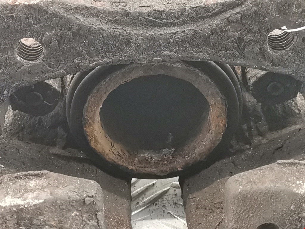 Суппорт передний правый FORD Mondeo II 1996-2000