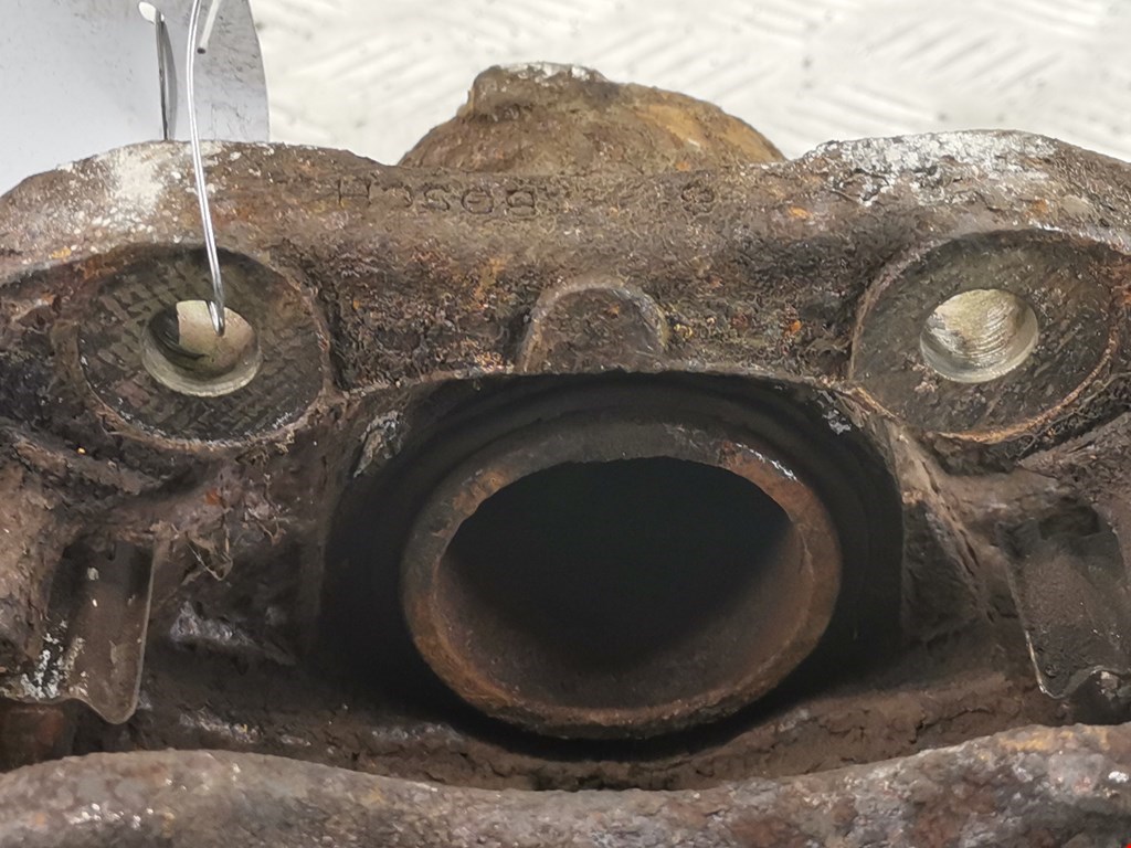 Суппорт передний левый CITROEN Xsara 1997-2000