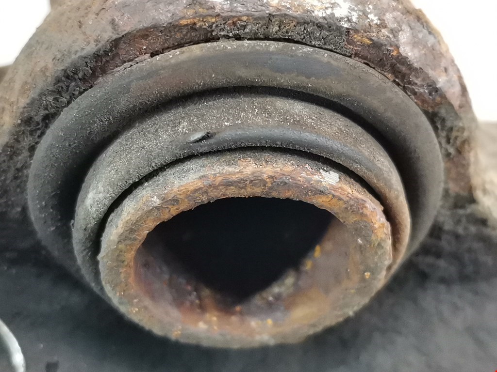 Суппорт задний правый SUBARU Impreza 2000-2007