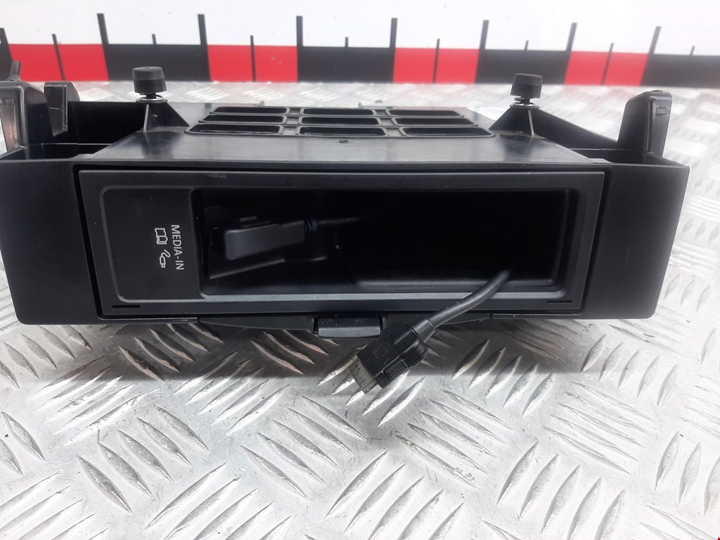 Блок мультимедиа VOLKSWAGEN Passat B7 2011-2015