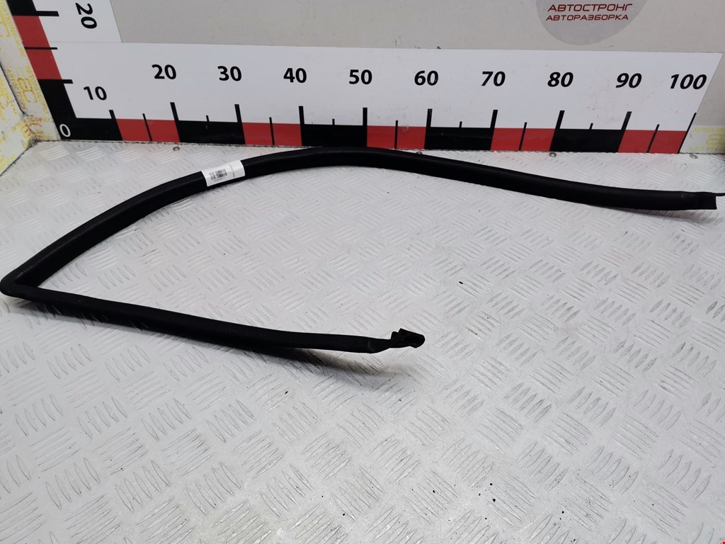 Уплотнитель (внутри) NISSAN Primera P10 1990-1996