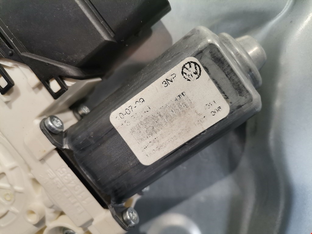 Стеклоподъемник задний левый VOLKSWAGEN Golf VI 2009-2012