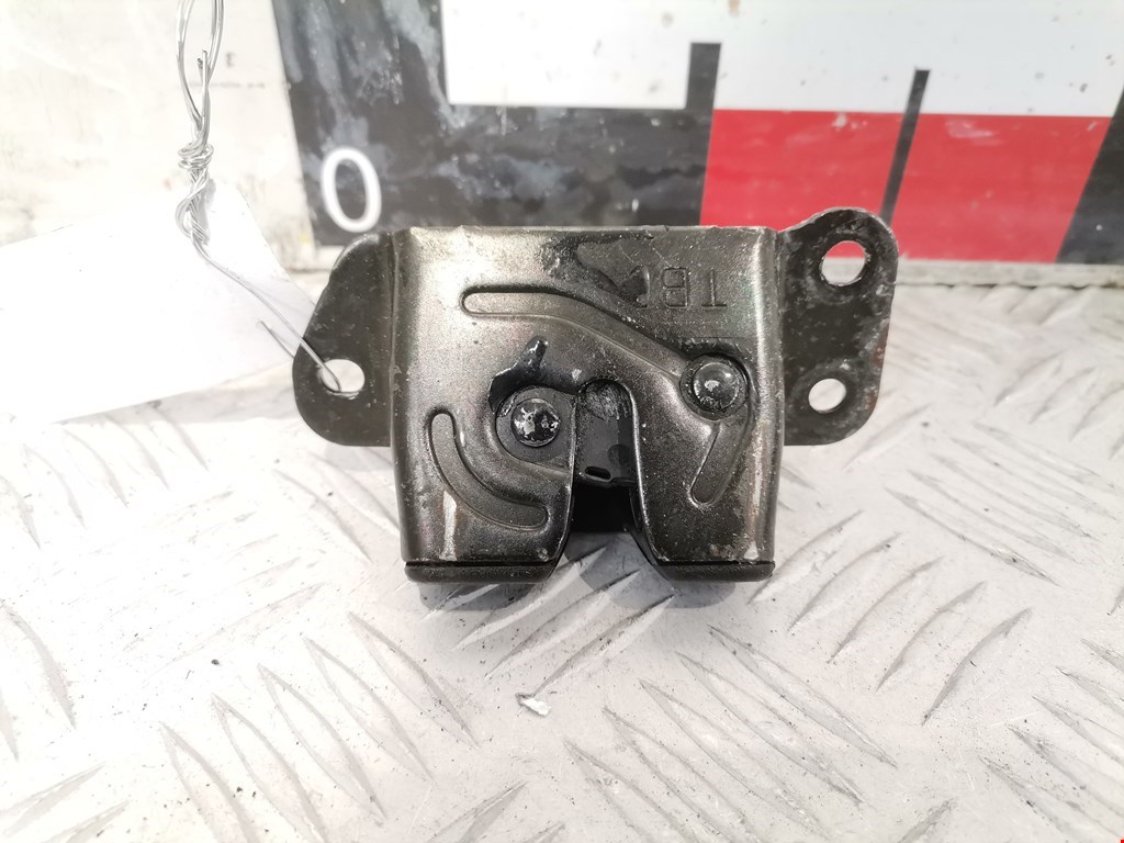 Замок багажника (крышки двери) HYUNDAI Tucson l 2004-2010