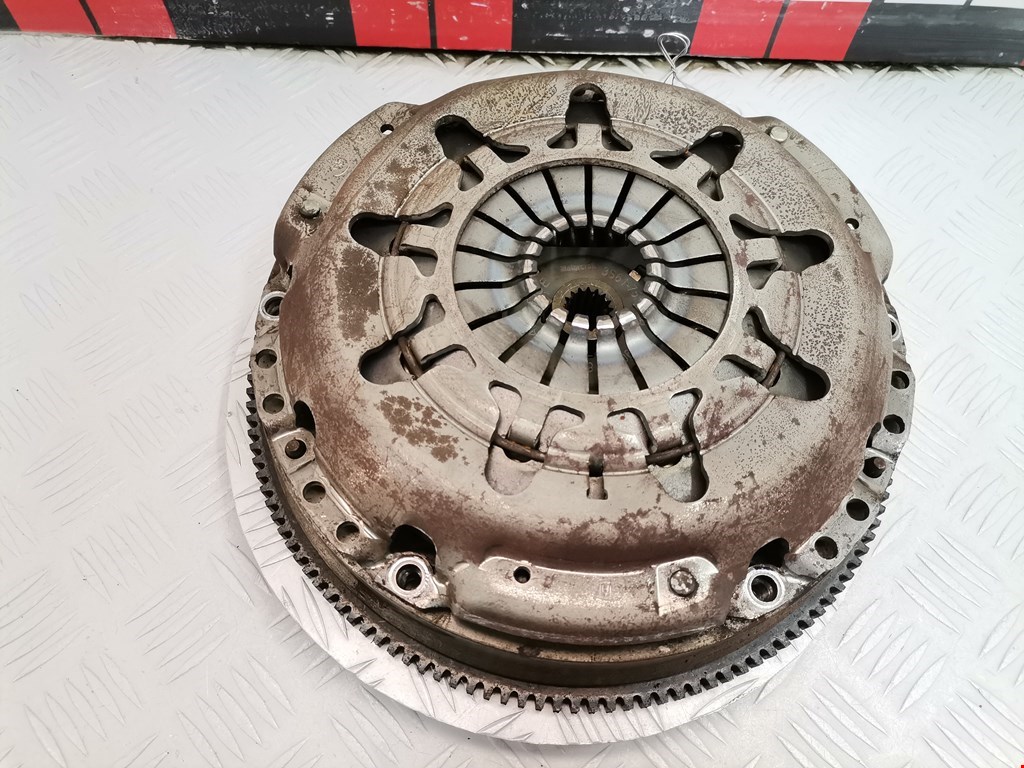 Маховик (демпфер сцепления) FORD Fiesta 2001-2008