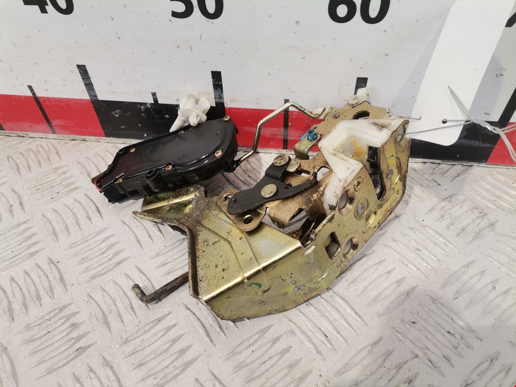 Замок двери задней правой SUZUKI Alto HA12 1998-2004