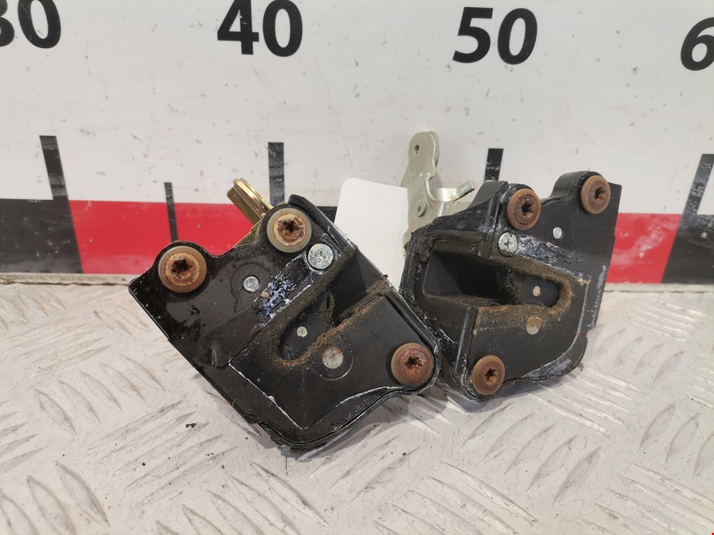 Замок багажника (крышки двери) LEXUS LX 470 1998-2007