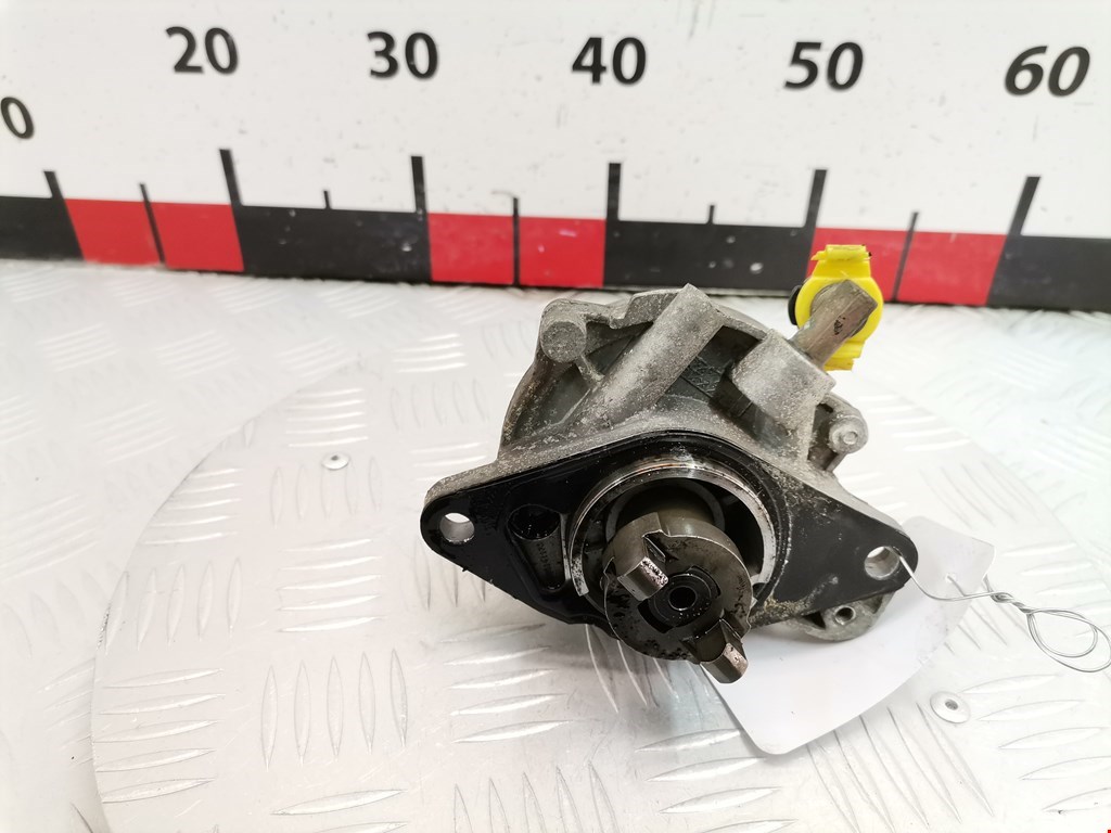 Насос вакуумный Opel Corsa D (2006-2014)