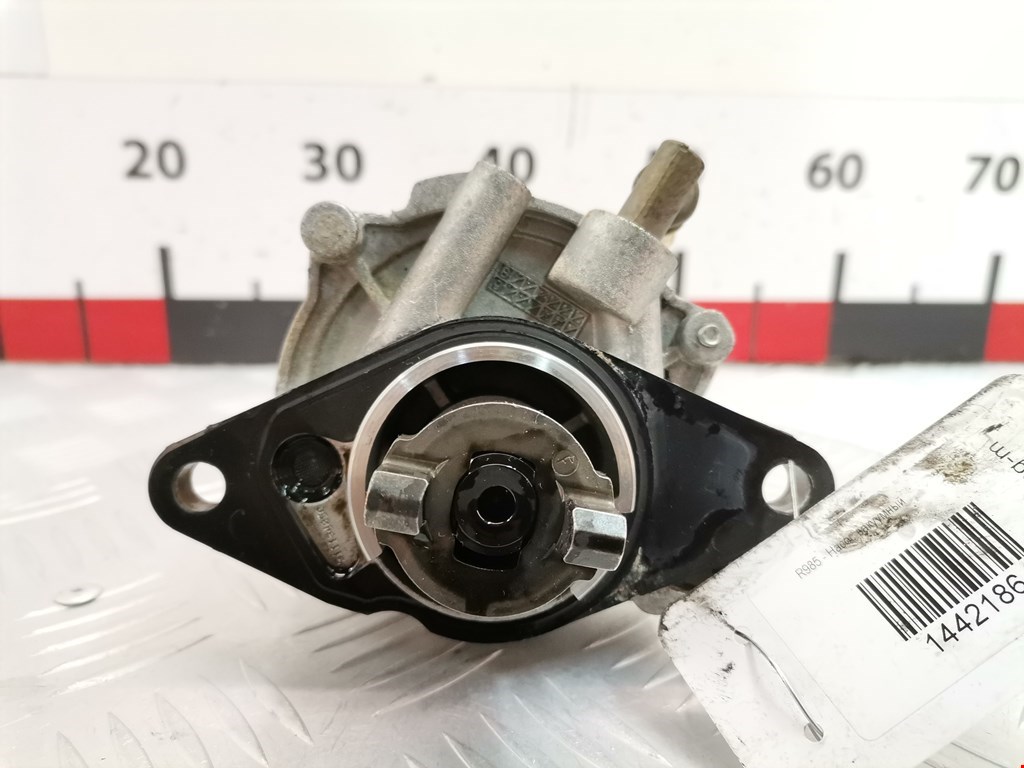 Насос вакуумный Opel Corsa D (2006-2014)