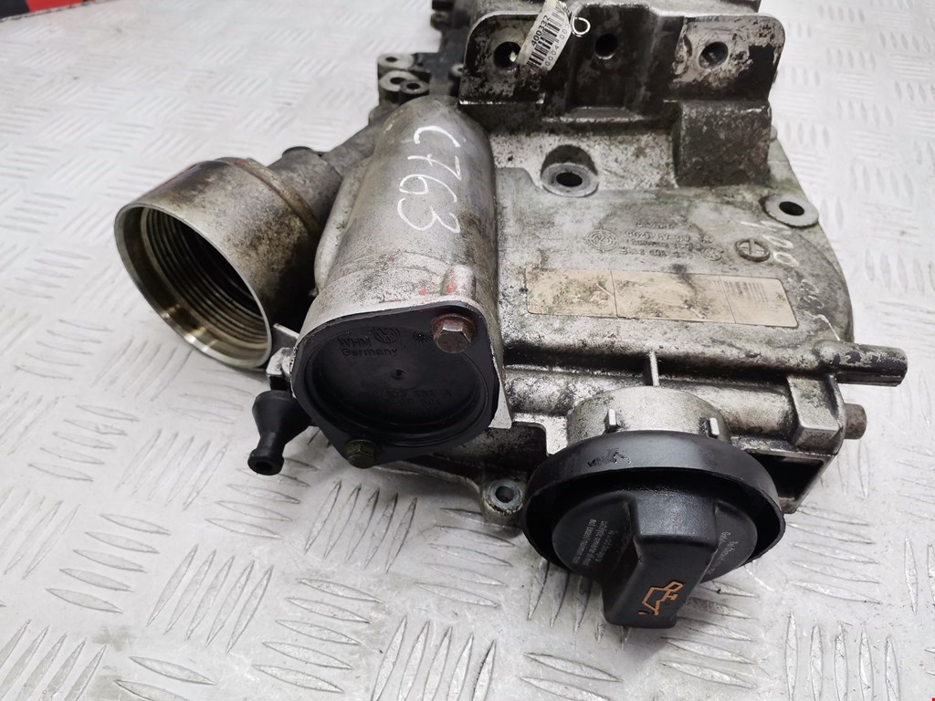 Корпус масляного фильтра VOLKSWAGEN Touran 2003-2010