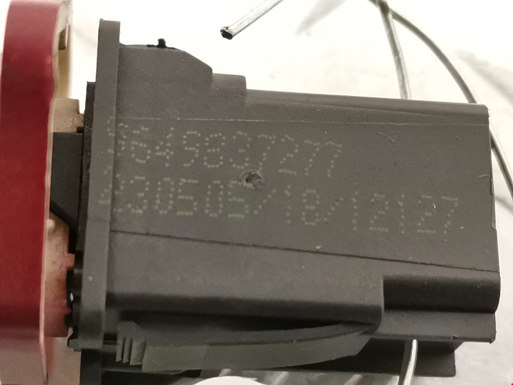 Кнопка аварийной сигнализации (аварийки) PEUGEOT 607 2000-2010