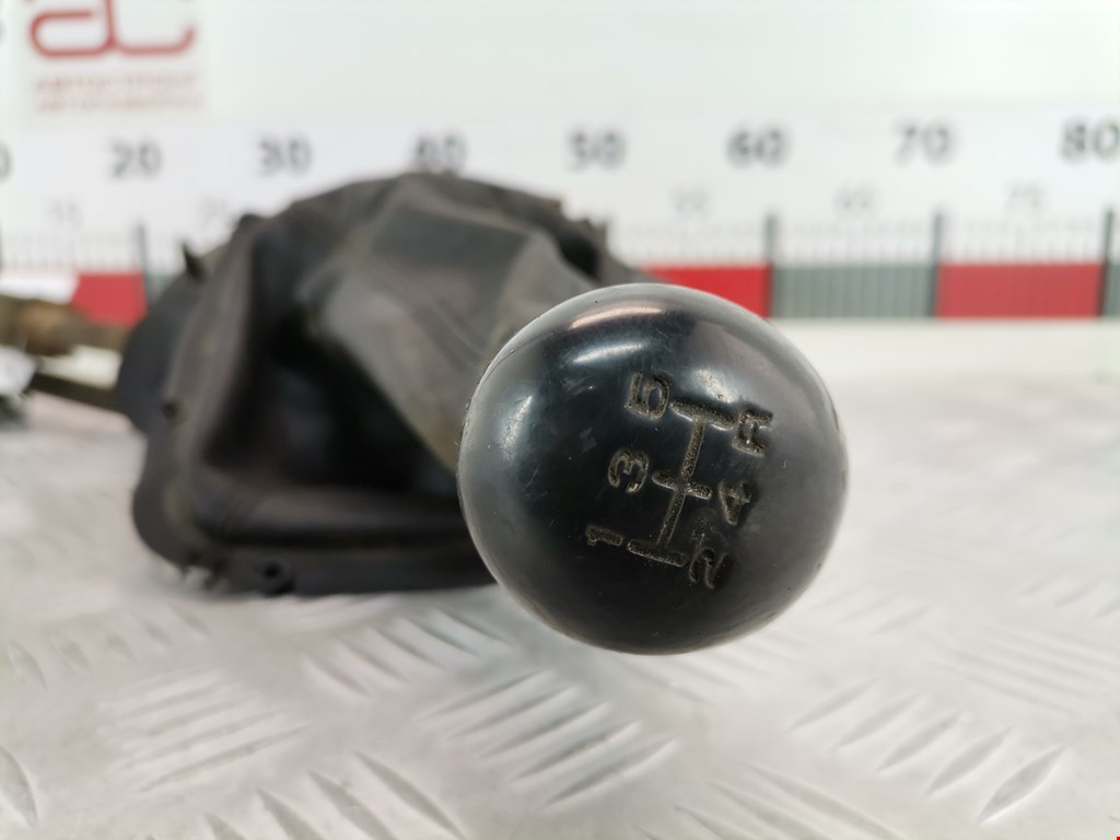 Кулиса (селектор) АКПП/МКПП в салоне SUBARU Impreza 2000-2007