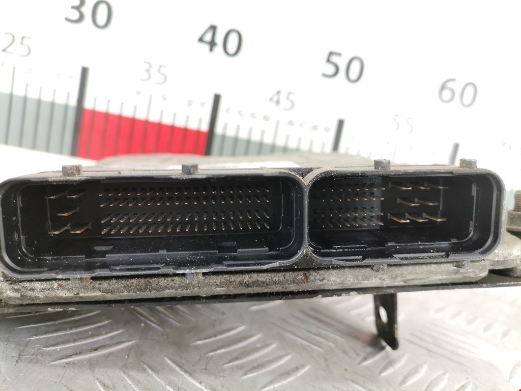 Блок управления двигателя (ЭБУ) CHRYSLER Voyager IV RG 2001-2007