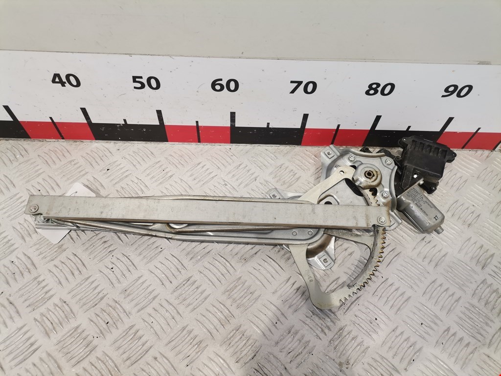 Стеклоподъемник передний левый TOYOTA Yaris II XP50 2005-2011