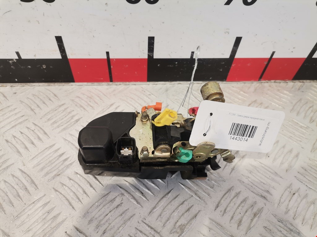 Замок двери передней левой CHRYSLER PT Cruser 2000-2010