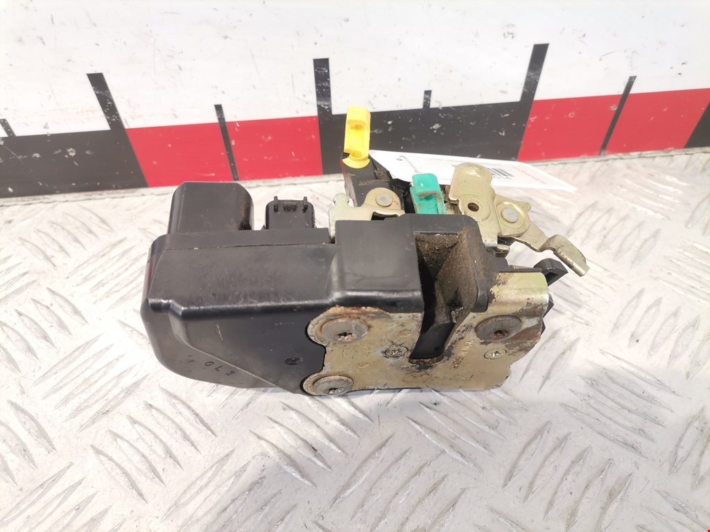 Замок двери передней левой CHRYSLER PT Cruser 2000-2010