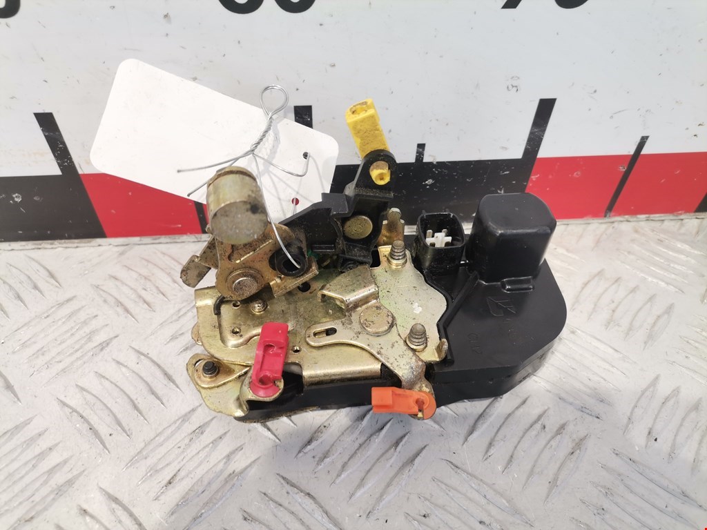 Замок двери передней левой CHRYSLER PT Cruser 2000-2010