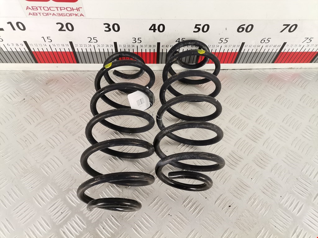 Пружина задняя левая/правая TOYOTA Yaris II XP50 2005-2011