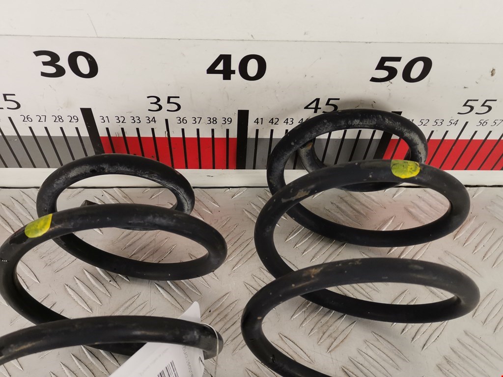 Пружина задняя левая/правая TOYOTA Yaris II XP50 2005-2011