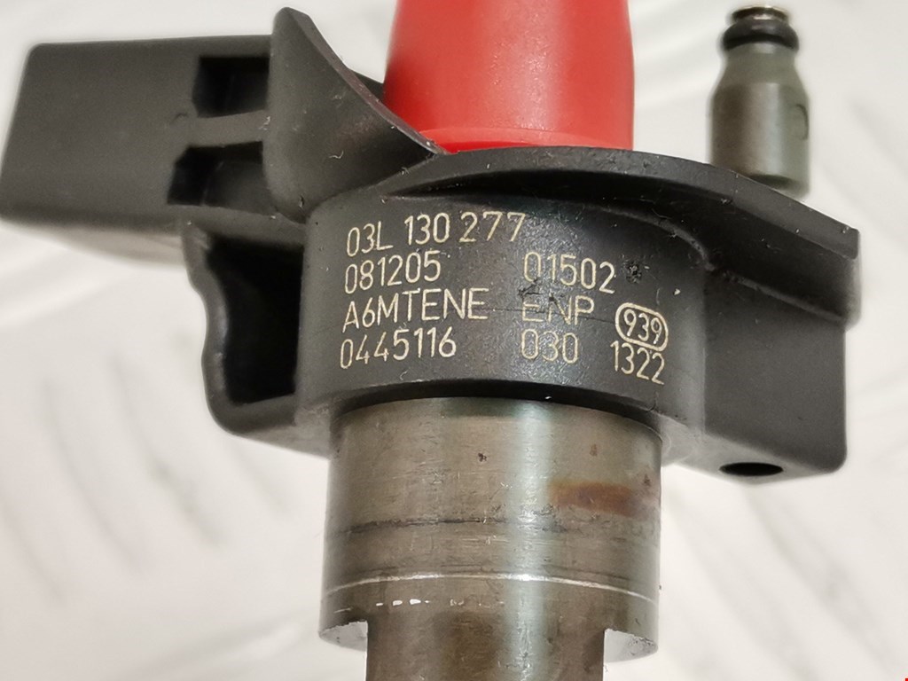 Форсунка дизельная электрическая VOLKSWAGEN Golf VI 2009-2012