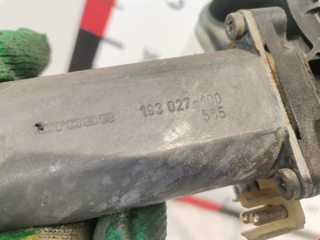 Стеклоподъемник передний левый MERCEDES-BENZ C-Class C-klasse W202 1993-2000