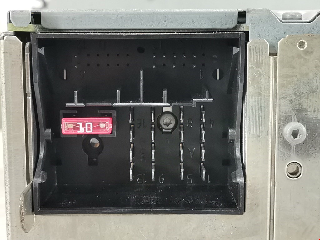 Магнитола VOLKSWAGEN Touran 2003-2010