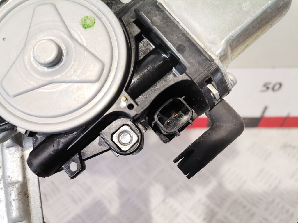 Стеклоподъемник задний правый NISSAN Tiida C11 2004-2014