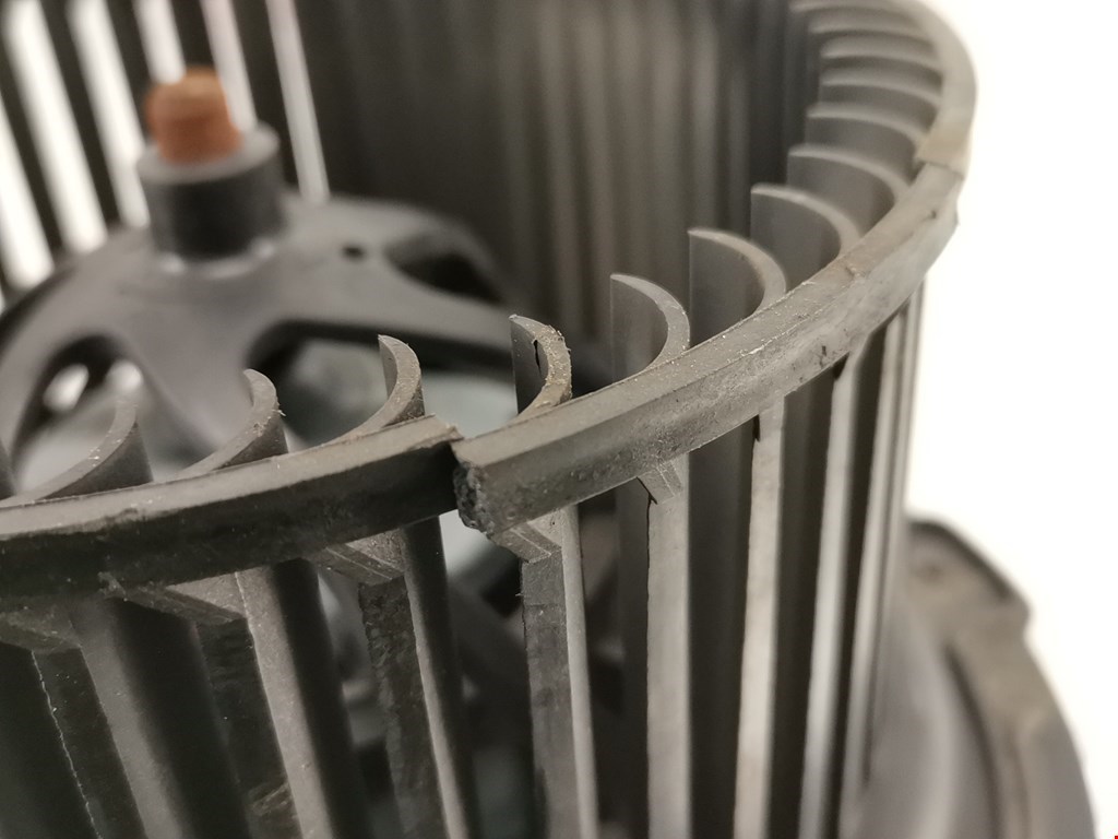 Моторчик (мотор) отопителя салона VOLKSWAGEN Passat B5 1997-2005