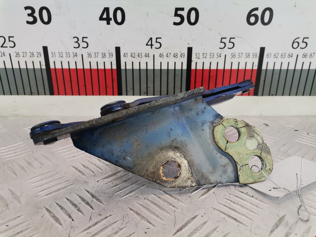 Петля капота левая/правая VOLKSWAGEN Touareg 2002-2010