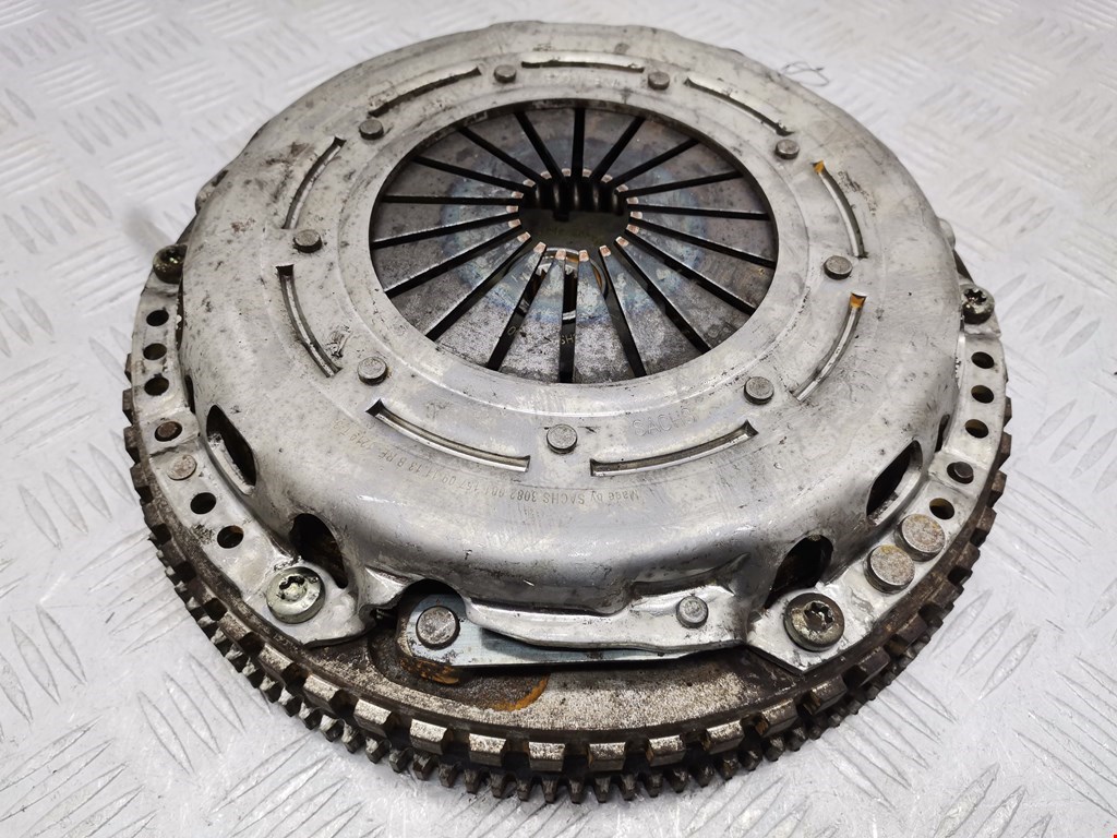 Маховик (демпфер сцепления) PEUGEOT Partner 1996-2009