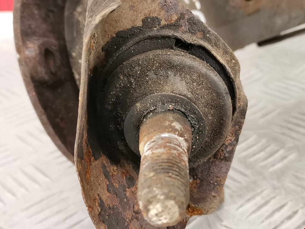 Ступица передняя левая PEUGEOT 605 1989-1999