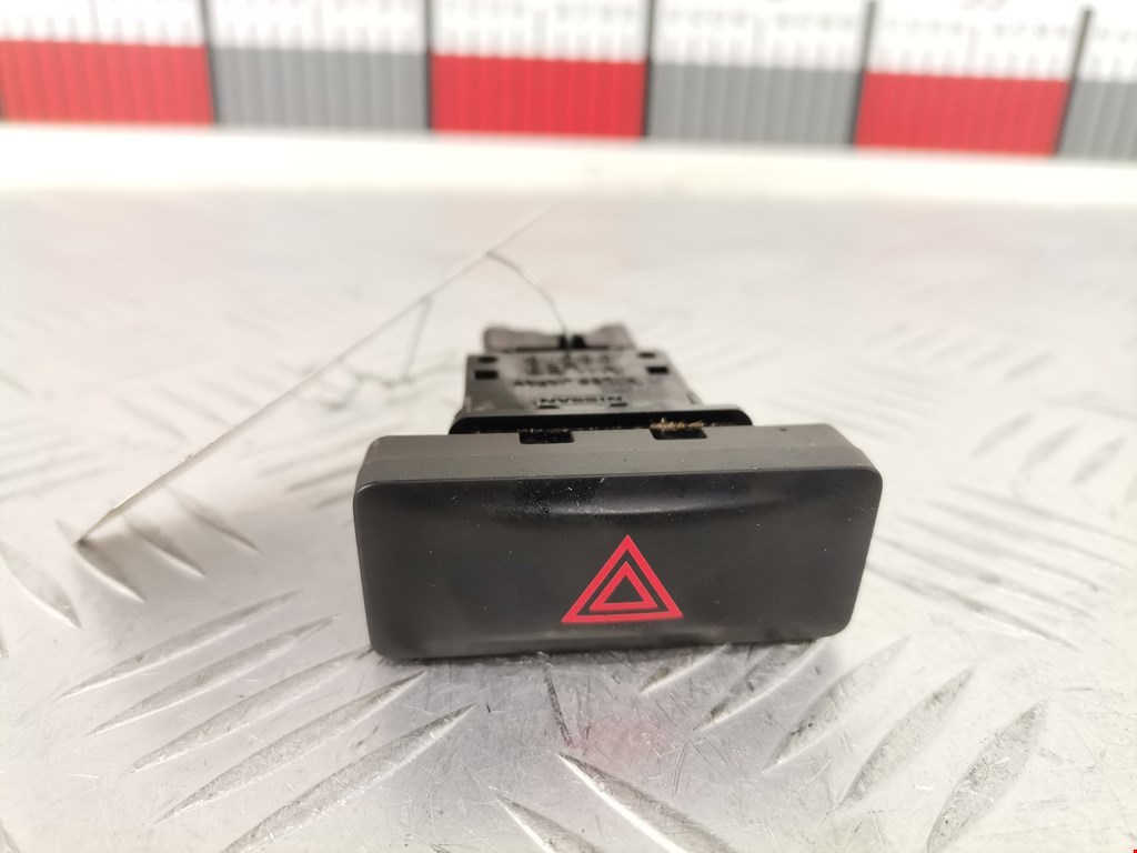 Кнопка аварийной сигнализации (аварийки) NISSAN X-Trail T31 2007-2015